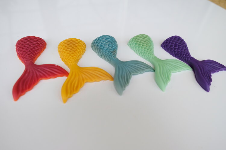 A Childhood Store Mermaid Tail Crayons (last set with 2 broken tails, no refund)